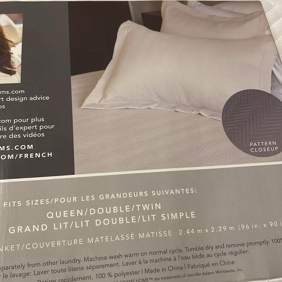 Jennifer Adams - Quilted Blanket - Picture 3 of 4